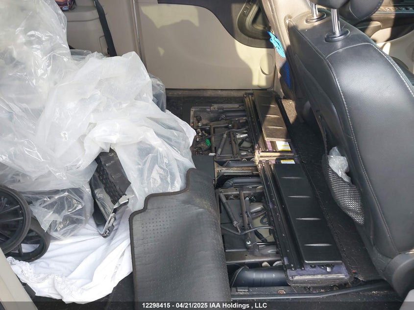 2D4RN5DG2BR695946 2011 DODGE CARAVAN photo no. 8