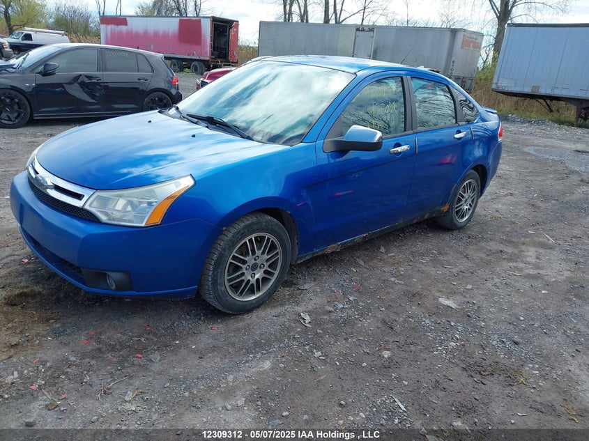 1FAHP3FN2BW155092 2011 FORD FOCUS photo no. 2