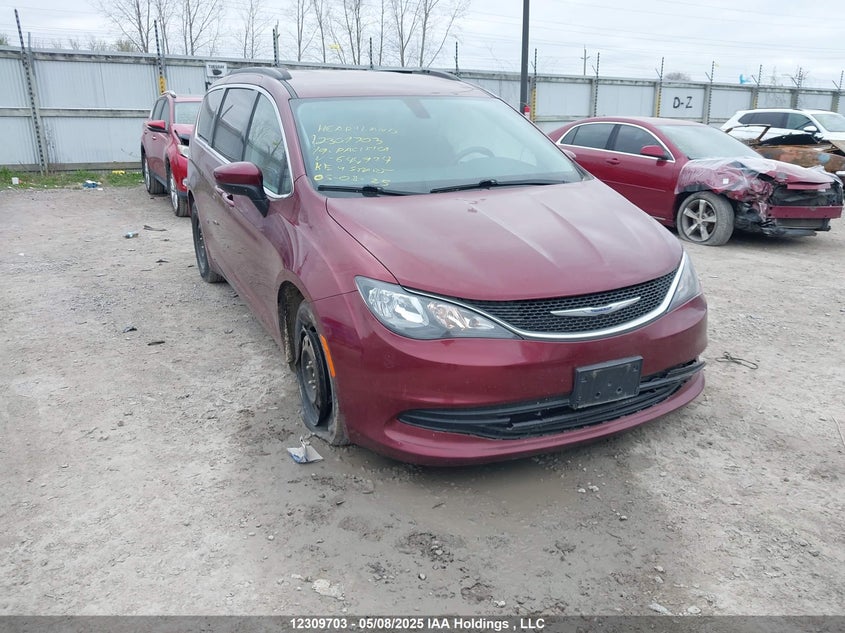 2C4RC1DG7KR644924 2019 Chrysler Pacifica Touring auction photo 1