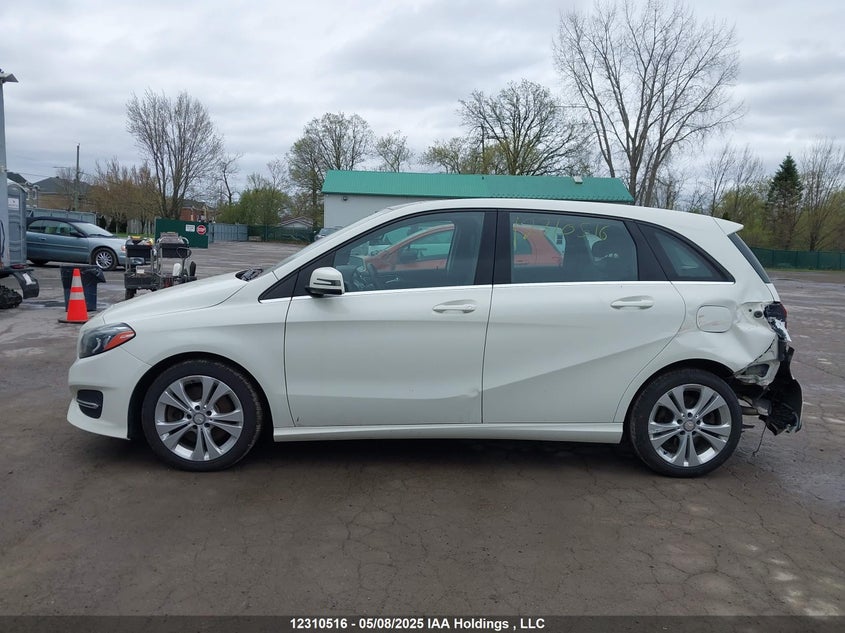 2017 Mercedes-Benz B 250 Sports Tourer VIN: WDDMH4GB4HJ416735 Lot: 12310516