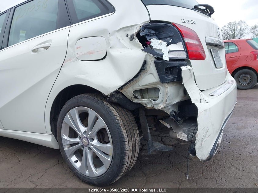 2017 Mercedes-Benz B 250 Sports Tourer VIN: WDDMH4GB4HJ416735 Lot: 12310516