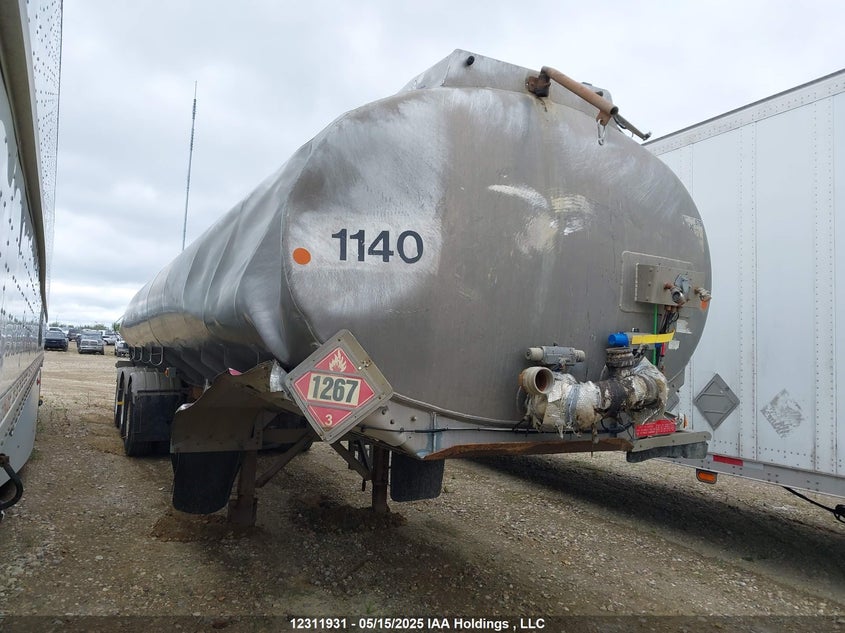 2H9AEBHG7BT002187 2011 Hutchinson Tank Trailer auction photo 1