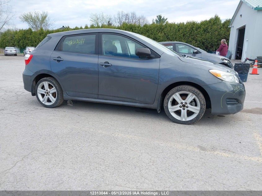 2T1KU4EE2BC653432 2011 TOYOTA MATRIX photo no. 2