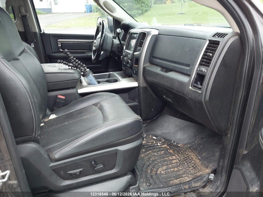 3C6UR5FL6JG344247 2018 Ram 2500 6.7 Ram Laramie black