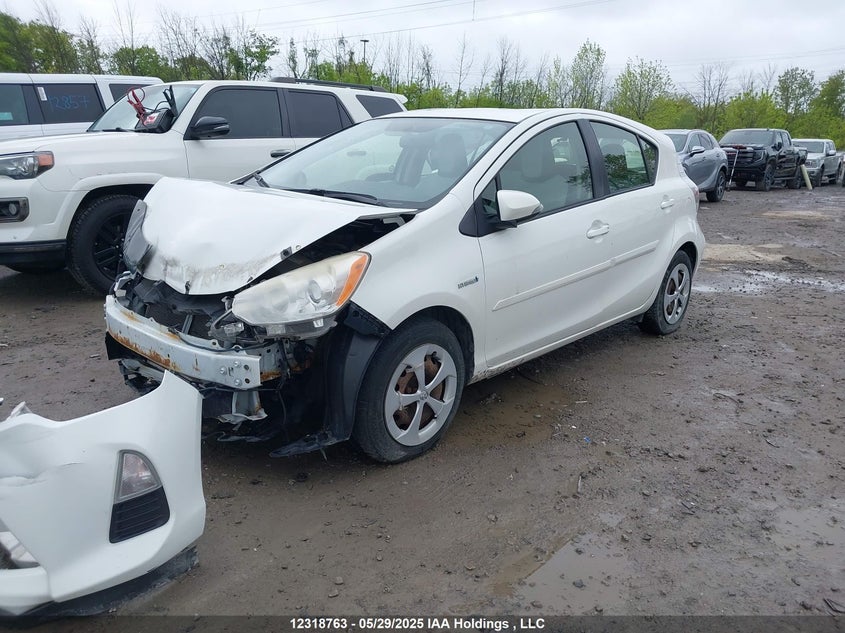 2014 Toyota Prius C VIN: JTDKDTB30E1557708 Lot: 12318763