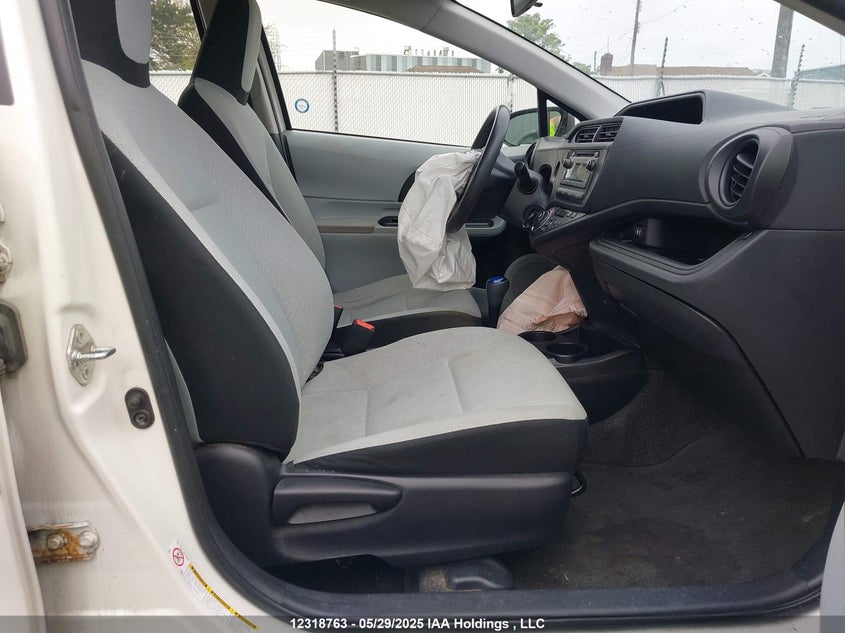 2014 Toyota Prius C VIN: JTDKDTB30E1557708 Lot: 12318763