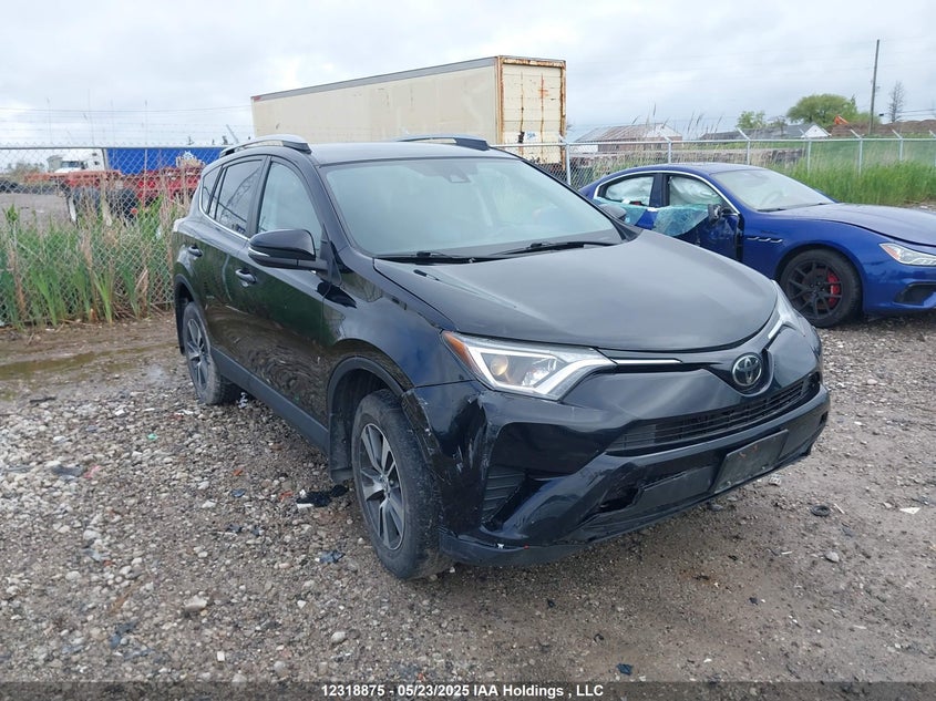 2T3BFREV0JW777288 2018 Toyota Rav4 Le auction photo 1