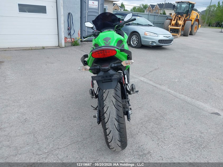 JKAEXKC11BDA01622 2011 KAWASAKI NINJA photo no. 6