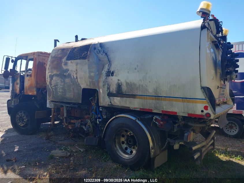 2009 GMC T-Series F8B042 VIN: 1GDP8F1B29F401940 Lot: 12322309