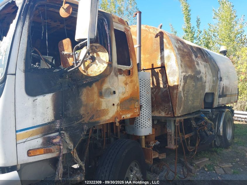 2009 GMC T-Series F8B042 VIN: 1GDP8F1B29F401940 Lot: 12322309