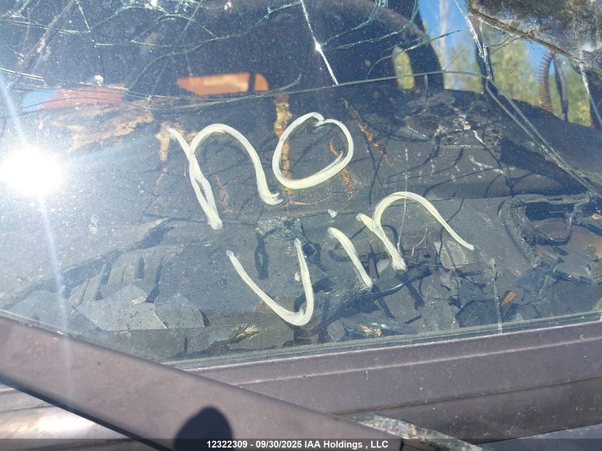 2009 GMC T-Series F8B042 VIN: 1GDP8F1B29F401940 Lot: 12322309