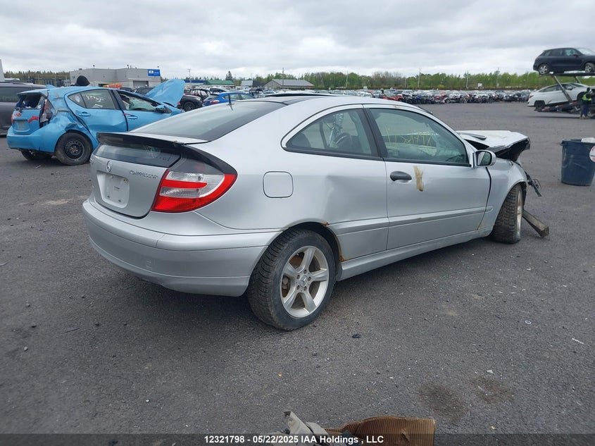 2005 Mercedes-Benz C 230 Kompressor Sport VIN: WDBRN40J45A785647 Lot: 12321798X