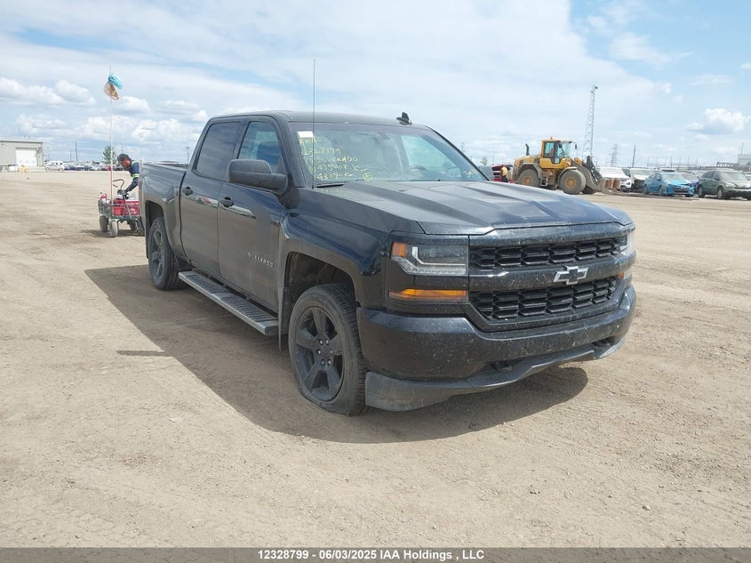 3GCUKPEC4JG475008 2018 Chevrolet Silverado K1500 Custom auction photo 1