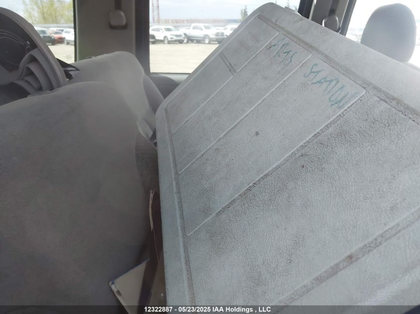 1997 GMC Suburban 1500 Sl VIN: 1GKEC16R9VJ745229 Lot: 12322887X