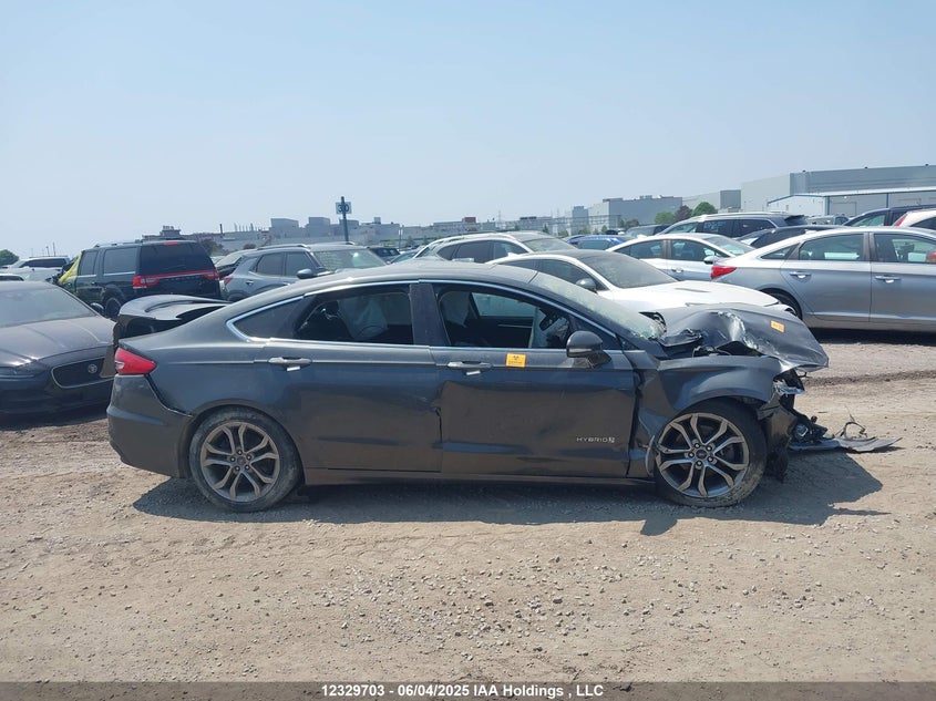2019 Ford Fusion Hybrid Titanium VIN: 3FA6P0RU2KR211642 Lot: 12329703