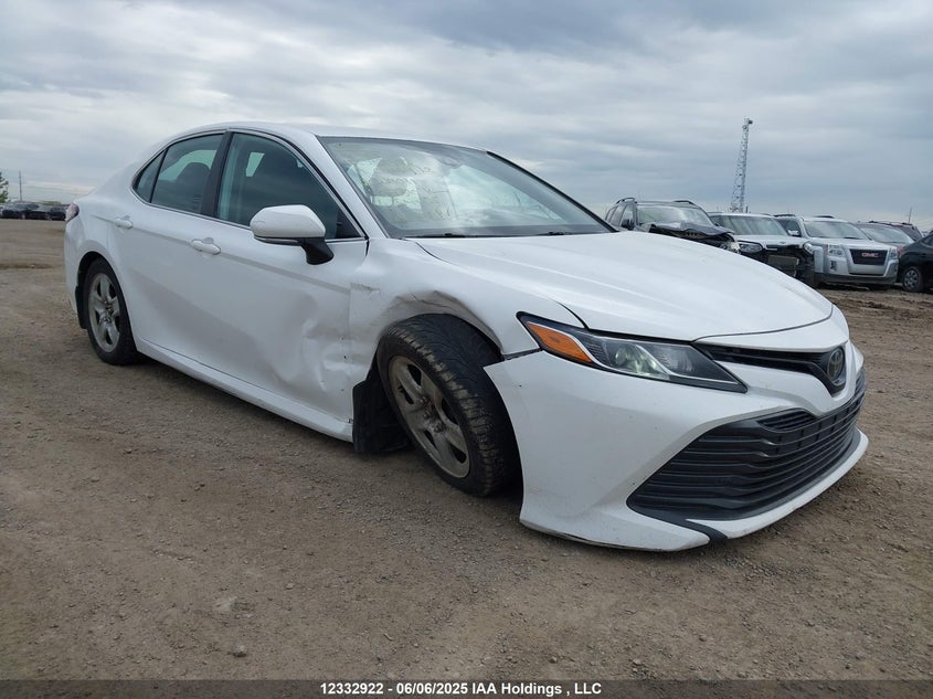4T1B11HK9KU214011 2019 Toyota Camry Le auction photo 1