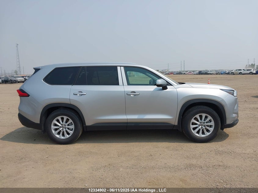 5TDAAAB52RS064910 2024 TOYOTA HIGHLANDER photo no. 13