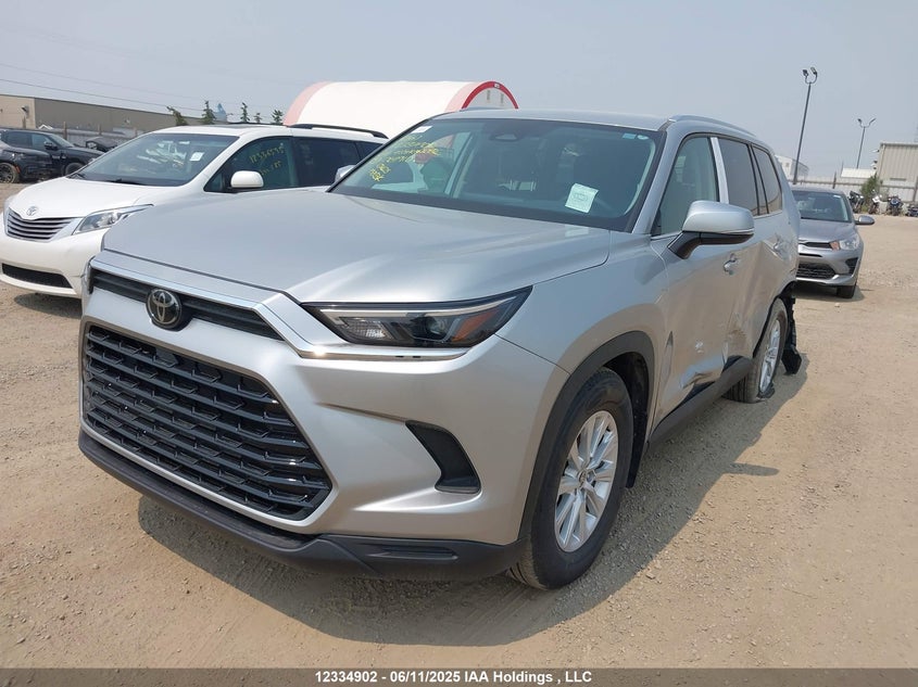 5TDAAAB52RS064910 2024 TOYOTA HIGHLANDER photo no. 2