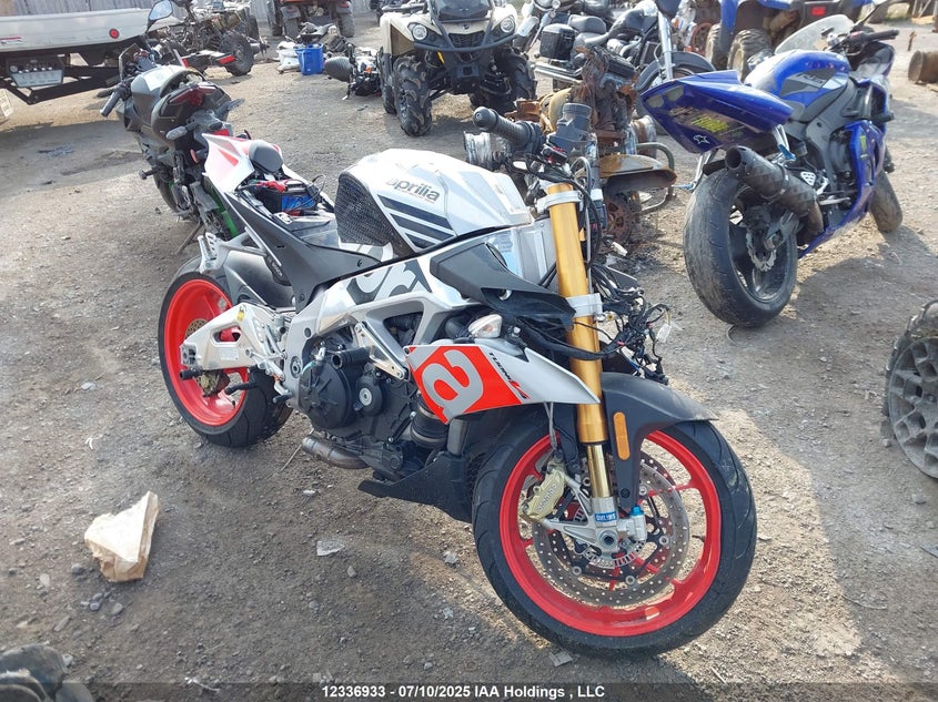 ZD4TYUA02GS000127 2016 Aprilia Tuono V4 1100 Abs auction photo 1