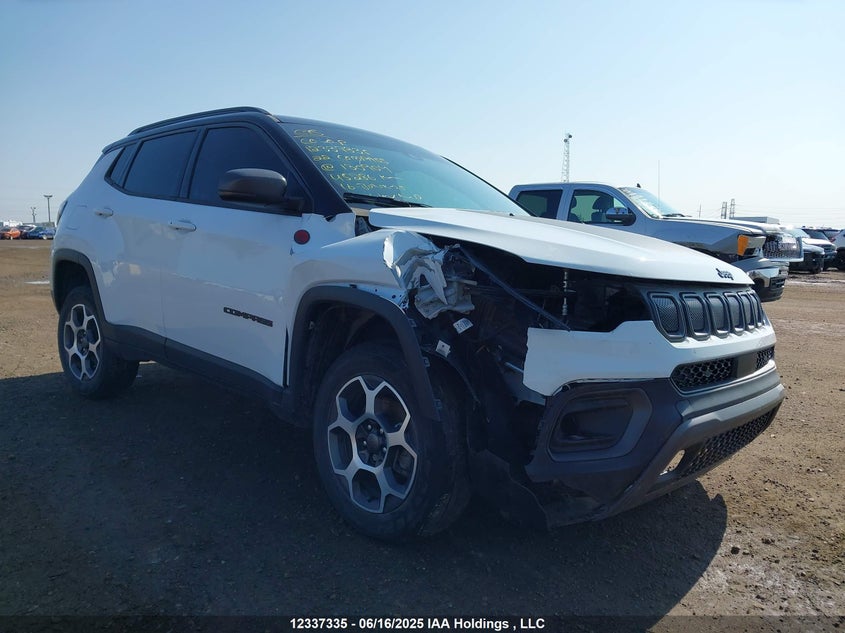 3C4NJDDB1NT130904 2022 Jeep Compass Trailhawk auction photo 1