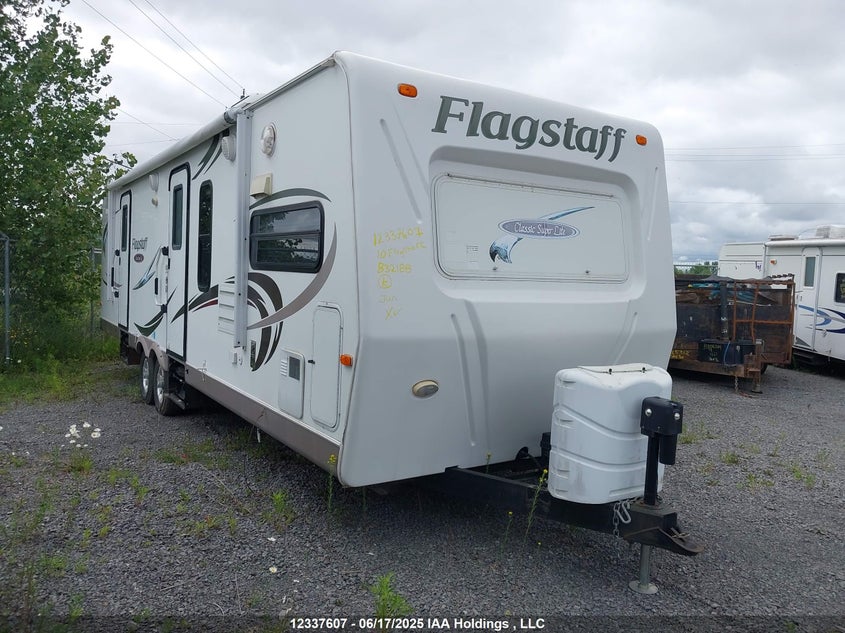 4X4TFLG22A1832188 2010 Flagstaff Trailer auction photo 1