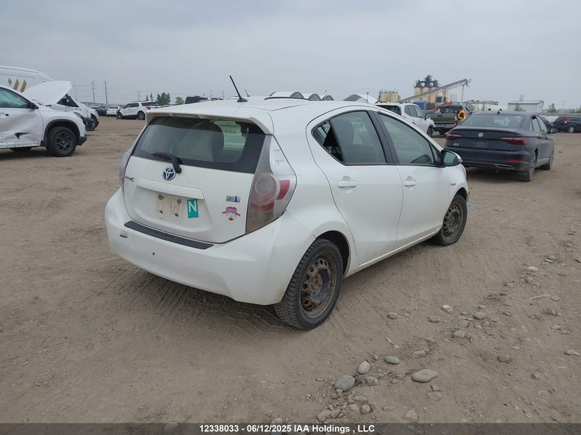 2013 Toyota Prius C VIN: JTDKDTB3XD1041676 Lot: 12338033