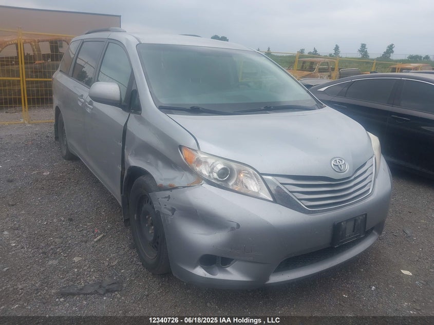 5TDKK3DCXGS761053 2016 Toyota Sienna Le 8 Passenger auction photo 1