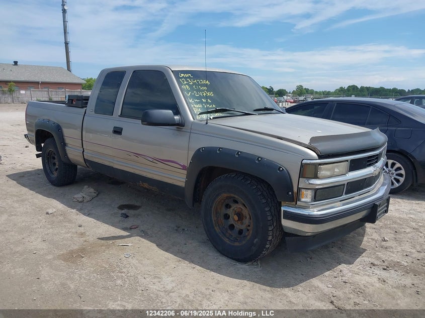 2GCEC19M8W1247305 1998 Chevrolet C1500 Cheyenne/Silverado auction photo 1