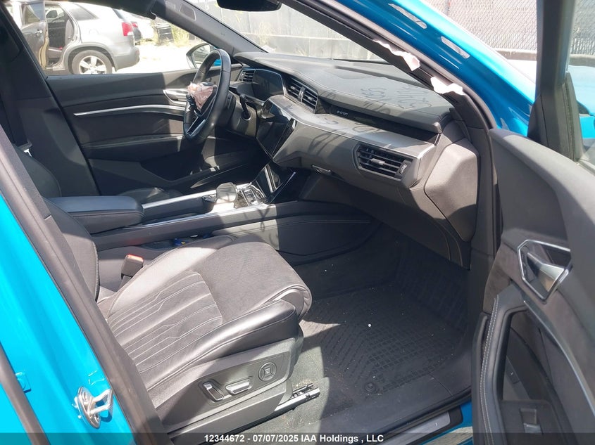 WA1VAAGE7KB011055 2019 AUDI E-TRON photo no. 5