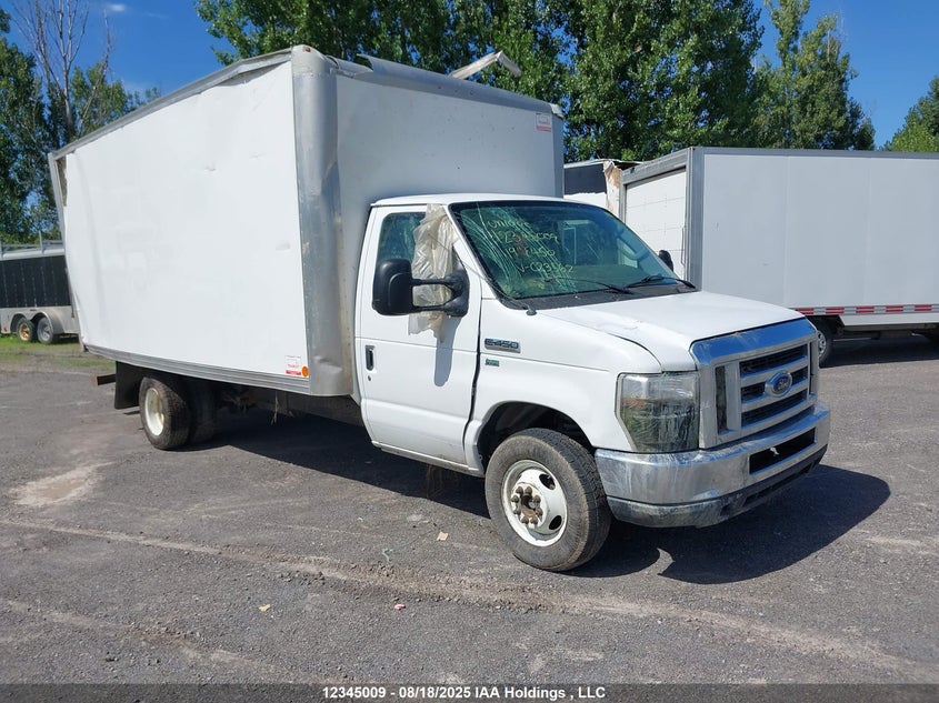 1FDWE4F67KDC23562 2019 Ford E-450 Cutaway auction photo 1