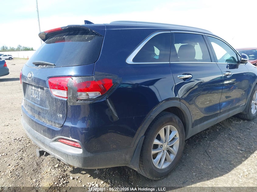 2017 Kia Sorento 3.3L Lx V6 7-Seater VIN: 5XYPGDA5XHG331590 Lot: 12322801X