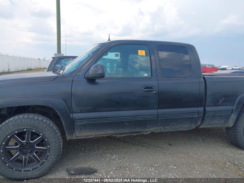 2001 Chevrolet Silverado 1500 Ls/Lt VIN: 1GCEK19TX1E280260 Lot: 12327441X