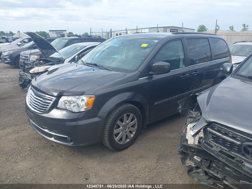 2C4RC1BG3FR700026 2015 CHRYSLER TOWN & COUNTRY photo no. 2