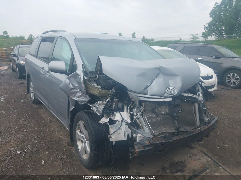 5TDKZ3DC6HS845254 2017 Toyota Sienna Le V6 auction photo 1
