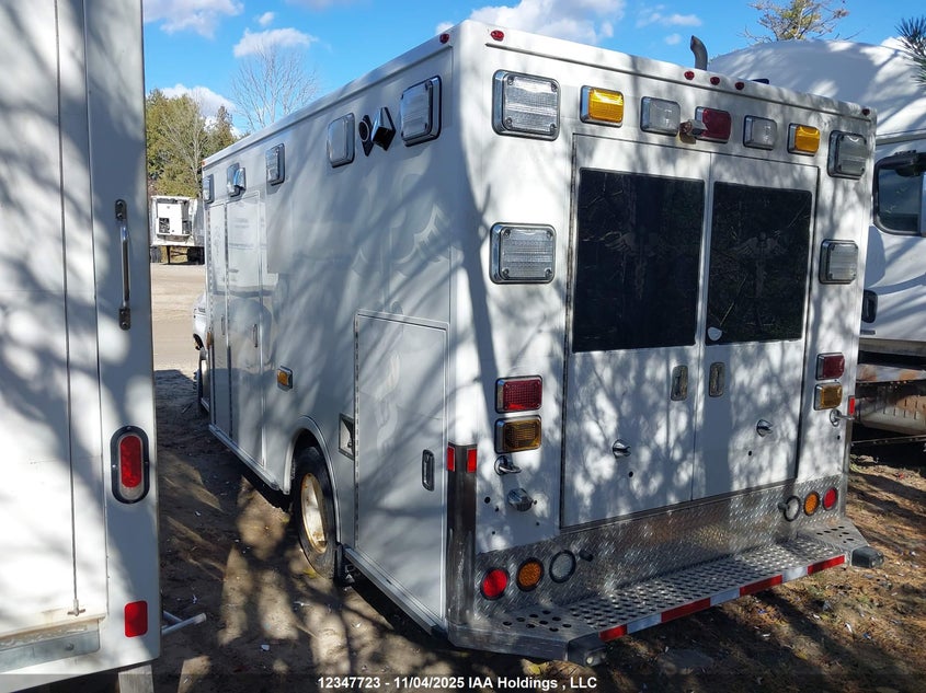 1FDWE3FS8HDC38717 2017 FORD ECONOLINE photo no. 3