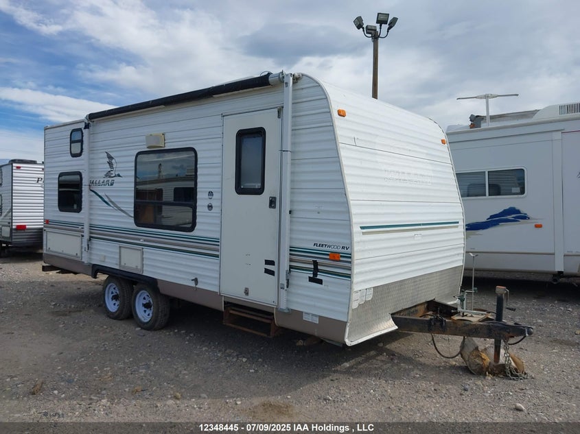 1EF1T182742484618 2004 Fleetwood 25A auction photo 1