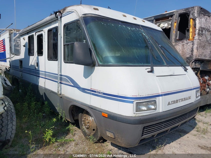 1GBLP37N9S3307412 1995 Airstream Land Yacht auction photo 1