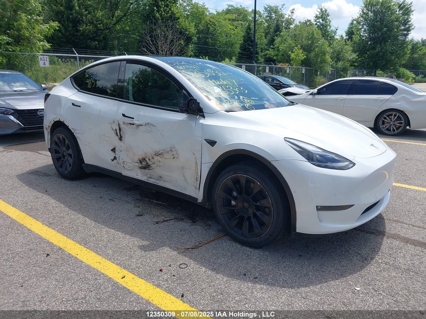 7SAYGDEE9NF465303 2022 Tesla Model Y auction photo 1