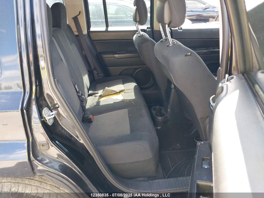 1J4NT2GB4BD224748 2011 JEEP LIBERTY (PATRIOT) photo no. 8