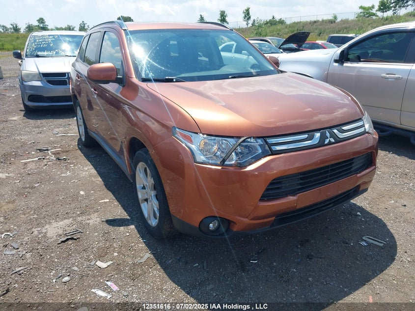 JA4AZ2A34EZ601715 2014 Mitsubishi Outlander Es auction photo 1