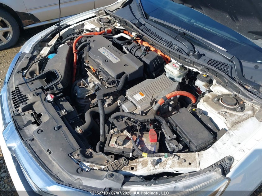 2017 Honda Accord Touring Hybrid VIN: JHMCR6F7XHC800498 Lot: 12352710