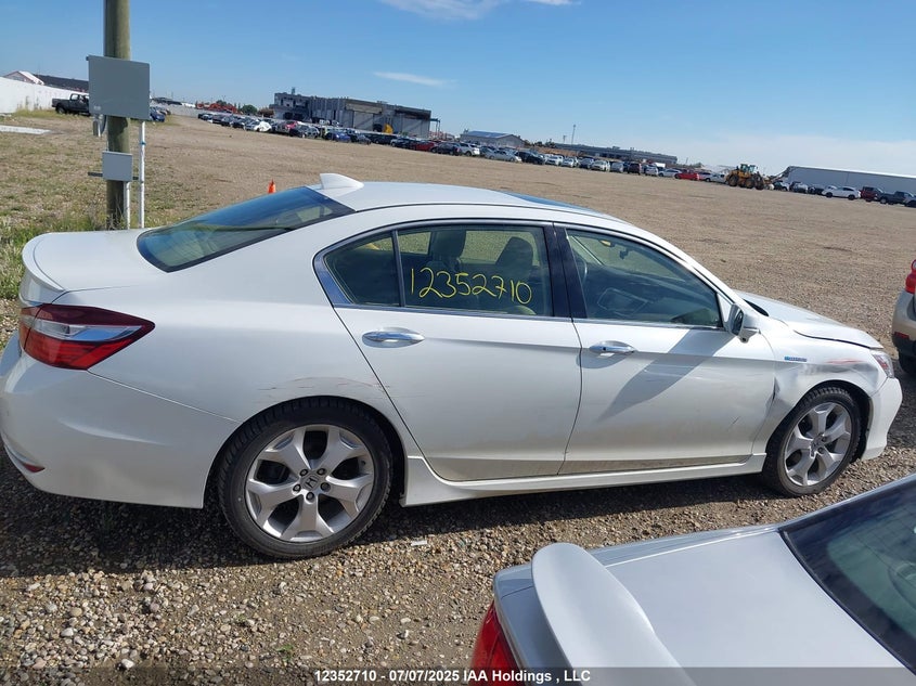 2017 Honda Accord Touring Hybrid VIN: JHMCR6F7XHC800498 Lot: 12352710