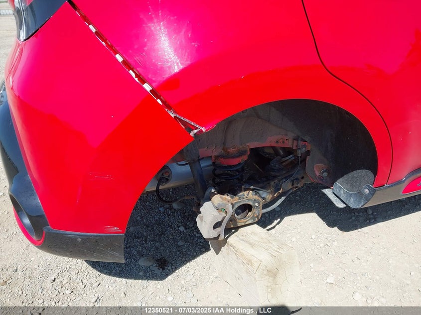 2014 Kia Soul Sx/Sx Luxury/Two-Tone Fathom Blue/White Special Edition/Two-Tone Inferno Red VIN: KNDJX3A54E7086763 Lot: 12350521X