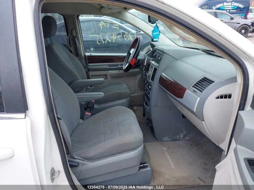 2A4RR5DX1AR124250 2010 CHRYSLER TOWN & COUNTRY photo no. 5