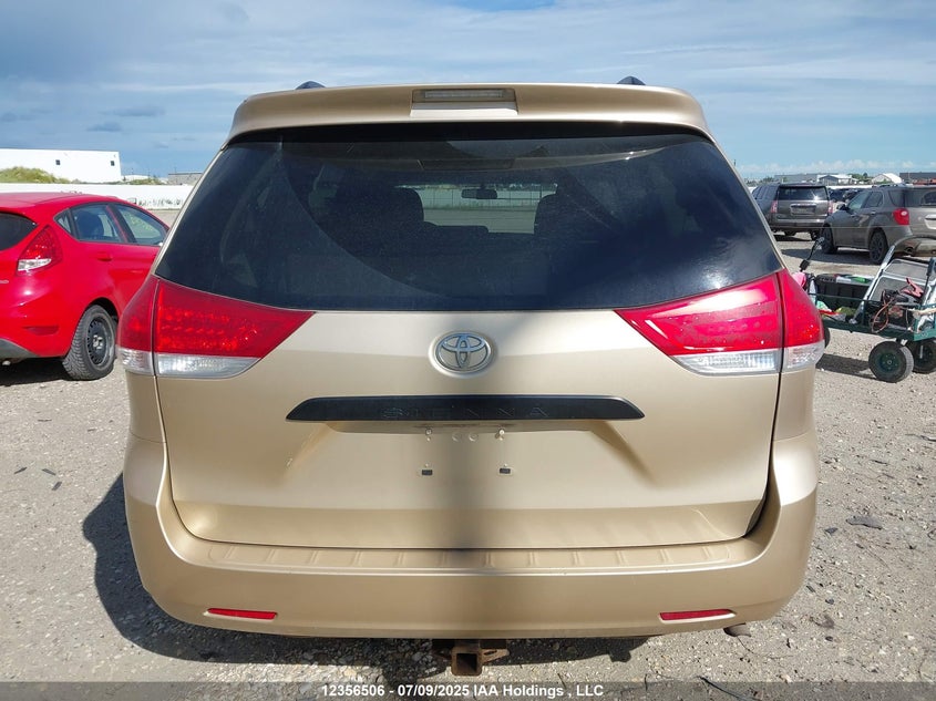 5TDZK3DCXBS136322 2011 TOYOTA SIENNA photo no. 16