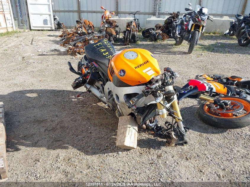 JH2SC59M3BK300018 2011 Honda Cbr1000 Rr auction photo 1