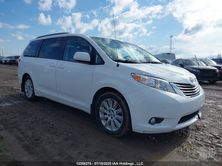 5TDDK3DC0DS056167 2013 Toyota Sienna Xle 7 Passenger auction photo 1