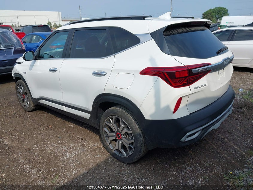 2023 Kia Seltos VIN: KNDETCA27P7434285 Lot: 12358437