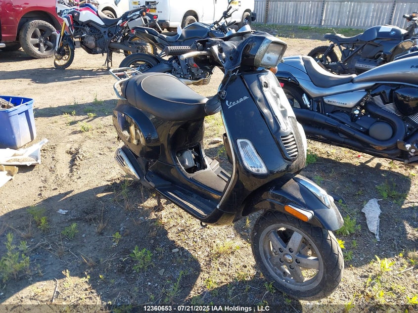ZAPC386B4A5501262 2010 Vespa Lx 50 auction photo 1