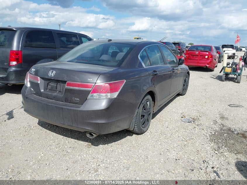 Vin: 1hgcp2f69ba801413, lot: 2736119, honda accord se 20114